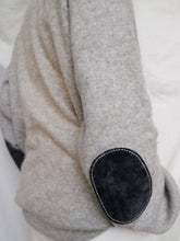 Load image into Gallery viewer, Cashmere knitted jumper