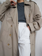 Load image into Gallery viewer, Beige trench coat