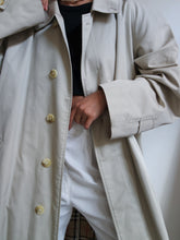 Load image into Gallery viewer, BURBERRY trench coat