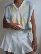 Load image into Gallery viewer, "BeeGee" knitted sleeveless jumper