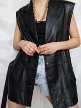 Load image into Gallery viewer, Sleeveless leather jacket