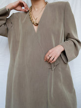 Load image into Gallery viewer, "Montmartre" wrapped vest