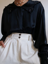 Load image into Gallery viewer, « Ébène » silk shirt