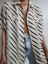 Load image into Gallery viewer, "San" silk shirt
