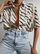Load image into Gallery viewer, "San" silk shirt