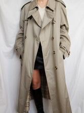 Load image into Gallery viewer, "Berliner" Trench coat
