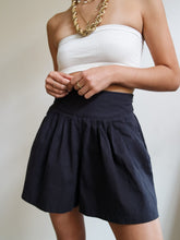 Load image into Gallery viewer, « Serena » shorts