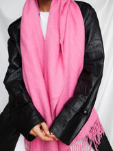 Load image into Gallery viewer, Pink wool scarf