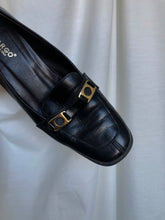 Load image into Gallery viewer, "Margo" leather loafers