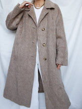 Load image into Gallery viewer, Lama long coat