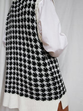 Load image into Gallery viewer, "Rym" sleeveless jumper