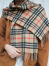 Load image into Gallery viewer, BURBERRY cashmere scarf