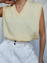 Load image into Gallery viewer, "Lilly" sleeveless jumper