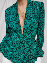 Load image into Gallery viewer, "Eva" printed blouse