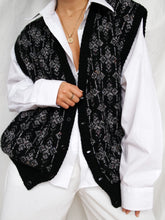 Load image into Gallery viewer, "Christian" knitted sleeveless jumper (L)