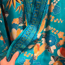 Load image into Gallery viewer, "Misako" silk kimono