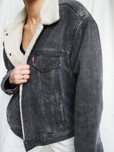Load image into Gallery viewer, LEVI'S trucker grey denim jacket