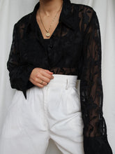 Load image into Gallery viewer, "De Flore" black shirt