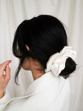Load image into Gallery viewer, "Lys" silk scrunchie - lallasshop