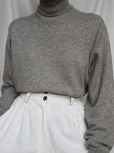 Load image into Gallery viewer, Turtleneck cashmere jumper