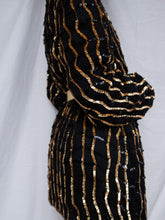 Load image into Gallery viewer, "Drama" silk kimono