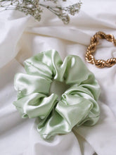 Load image into Gallery viewer, "Water Lilies" scrunchie - lallasshop