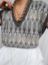 Load image into Gallery viewer, "Belly" knitted sleeveless jumper