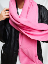 Load image into Gallery viewer, Pink wool scarf