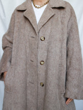 Load image into Gallery viewer, Lama long coat