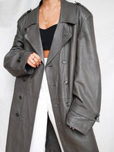 Load image into Gallery viewer, "New York" leather coat