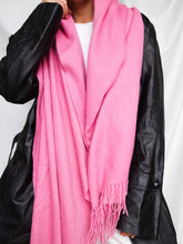 Load image into Gallery viewer, Pink wool scarf
