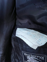 Load image into Gallery viewer, BURBERRY dark blue blazer