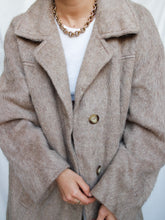 Load image into Gallery viewer, Lama long coat