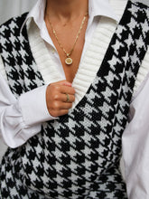 Load image into Gallery viewer, "Rym" sleeveless jumper
