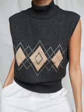Load image into Gallery viewer, ESCADA sleeveless top