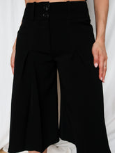 Load image into Gallery viewer, CAROLL bermuda shorts
