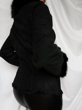 Load image into Gallery viewer, Vintage shearling vest
