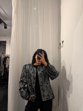 Load image into Gallery viewer, VINTAGE SILVER AND BLACK VEST
