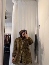 Load image into Gallery viewer, FAKE FUR LEO COAT
