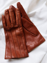 Load image into Gallery viewer, « Amelia » leather gloves
