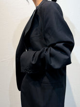 Load image into Gallery viewer, Smoking black blazer
