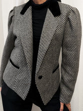Load image into Gallery viewer, “Alma” Vintage wool blazer
