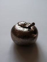 Load image into Gallery viewer, “Apple &amp; pear” salt and pepper shaker
