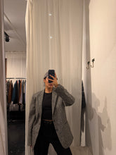 Load image into Gallery viewer, HENRI MOLINIER WOOL BLAZER
