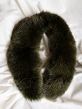 Load image into Gallery viewer, Vintage fox fur collar
