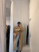 Load image into Gallery viewer, VINTAGE TRENCH COAT
