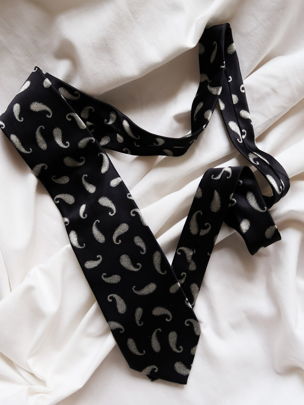 HUGO BOSS silk tie