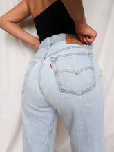 Load image into Gallery viewer, LEVI’S denim shorts
