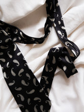 Load image into Gallery viewer, HUGO BOSS silk tie
