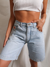 Load image into Gallery viewer, &quot;Bermudes&quot; denim shorts
